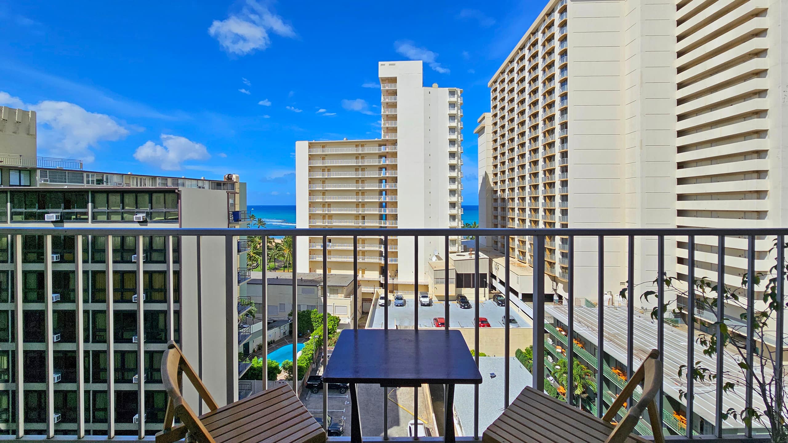 Condo in Honolulu · ★4.75 · Studio · 1 bed · 1 private bath - Image 9