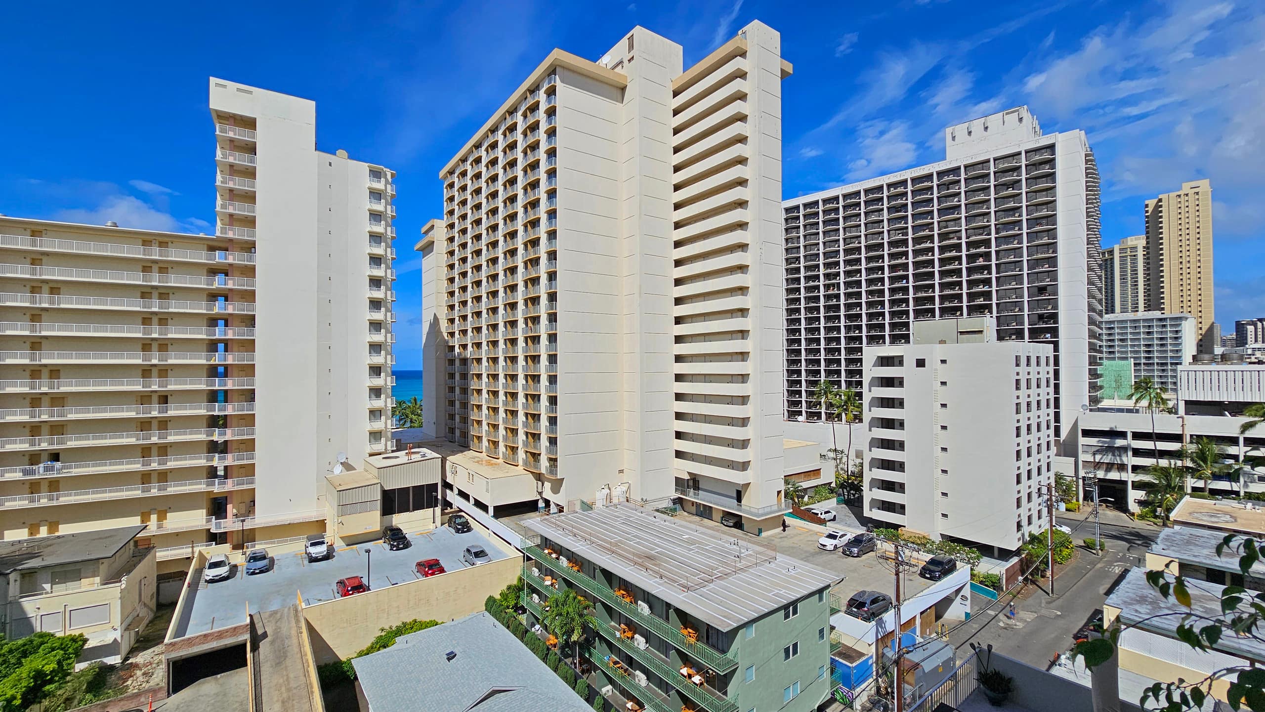Condo in Honolulu · ★4.75 · Studio · 1 bed · 1 private bath - Image 14