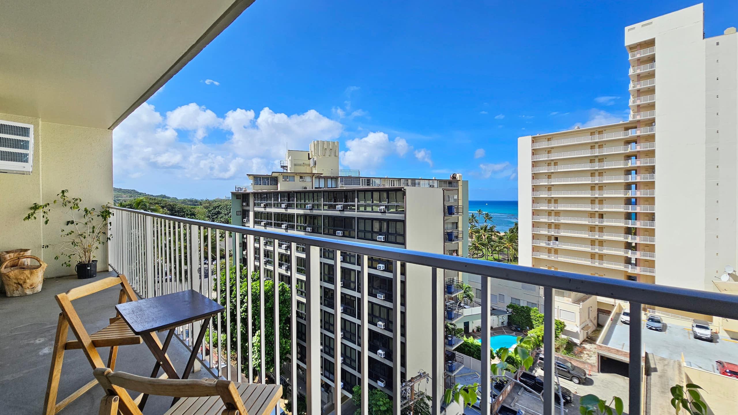 Condo in Honolulu · ★4.75 · Studio · 1 bed · 1 private bath - Image 7