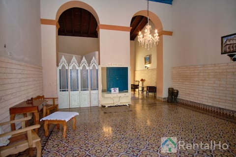 Majestic house with four rooms in Matazas's center