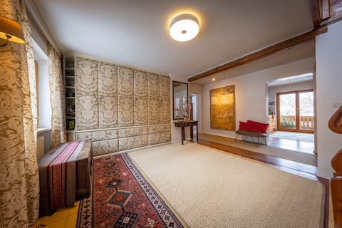 Charming Alpine Holiday Home close to Zell am See