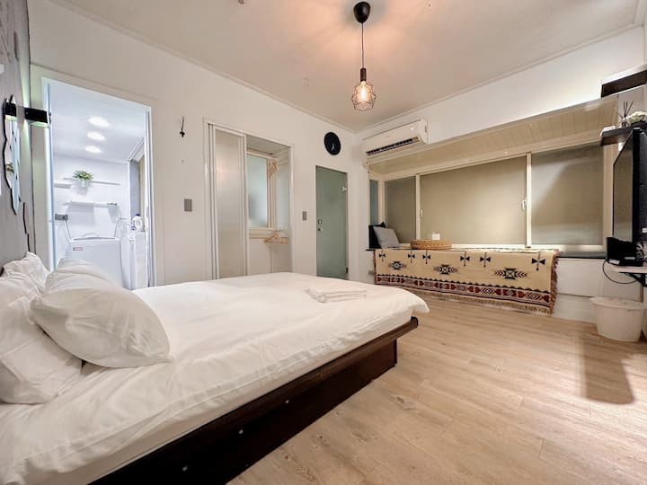 H68/Lift/WiFi/Ximending/350mToBeimenStation Apartments for Rent in