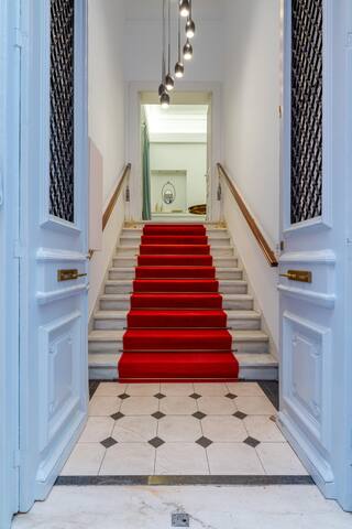 Presidential Suite – 2 Mazi Suites gallery image 3