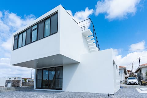 Okinawa Stylish Seaside 1 Minute Walk to the Beach