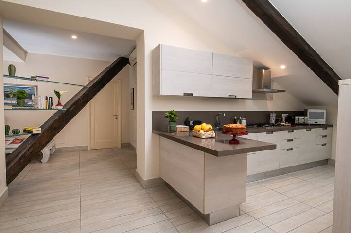 Mansarda Centro Storico Napoli G gallery image 3