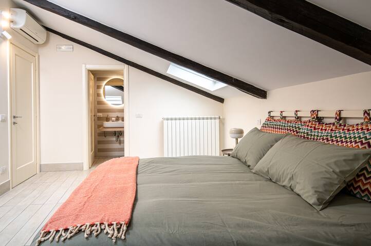 Mansarda Centro Storico Napoli G gallery image 5