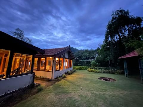 Mashobra: A Cozy Family Retreat