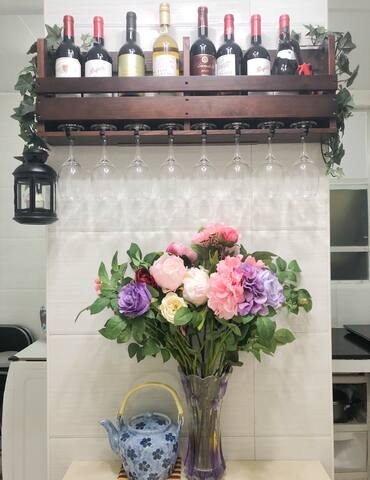 Modern 2BR Flat • 7 Pax • Heart of Tsim Sha Tsui gallery image 2