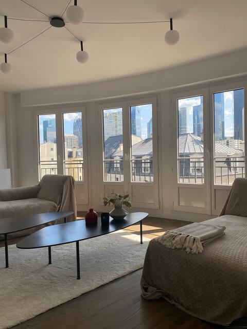 Top Airbnb: New apartment in Courbevoie