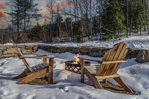 Modern Ascutney mountain cabin with views