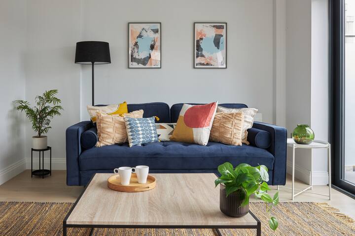 2-bed flat with balcony in central Harrow gallery image 2