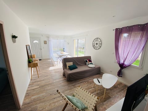 Cozy and bright house in an ideal location.