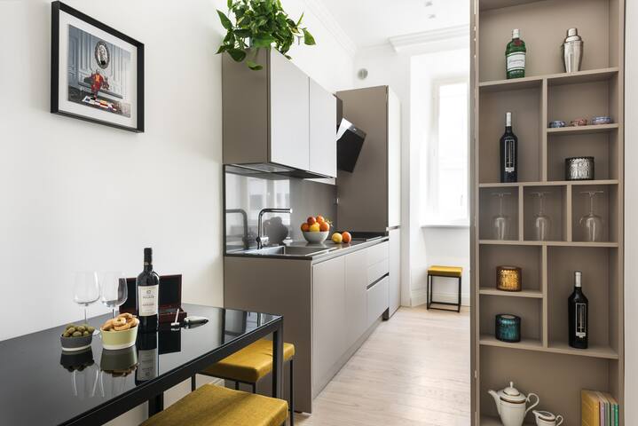 Idyllia | Elegant central flat gallery image 5