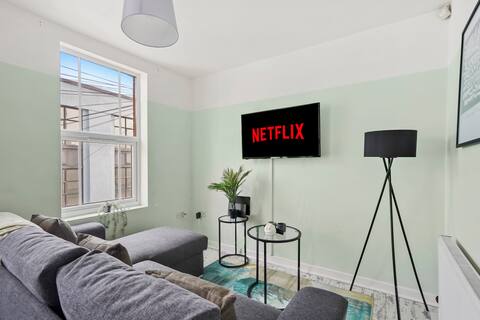 Modern 2 Bed in Central Bristol - Sleeps 6
