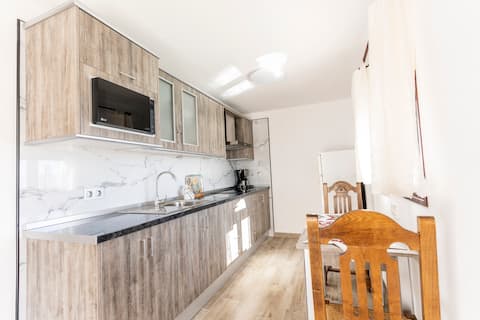 Airbnb con mejor rendimiento: Villa Rosa 2 with spectacular views and a swimming pool en Los Llanos De Aridane