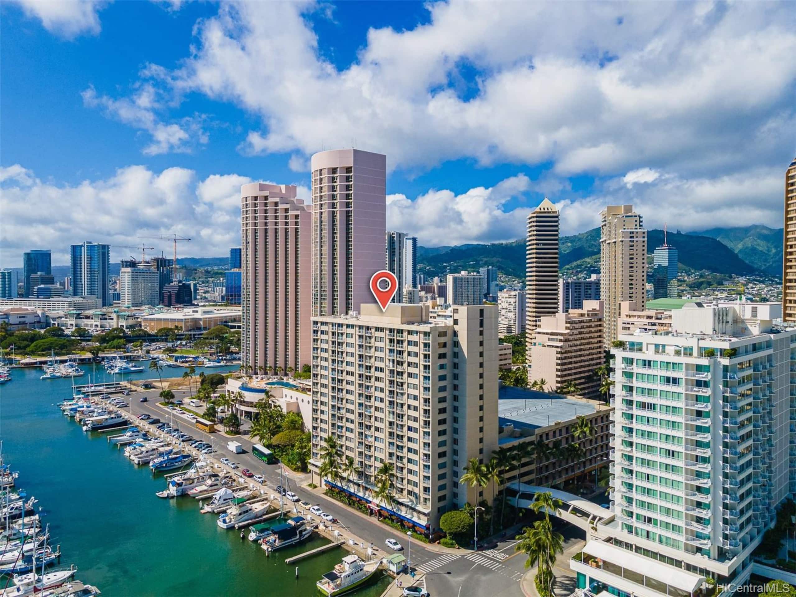 *Remodeled Oceanfront in Waikiki - Ilikai Marina - Image 41