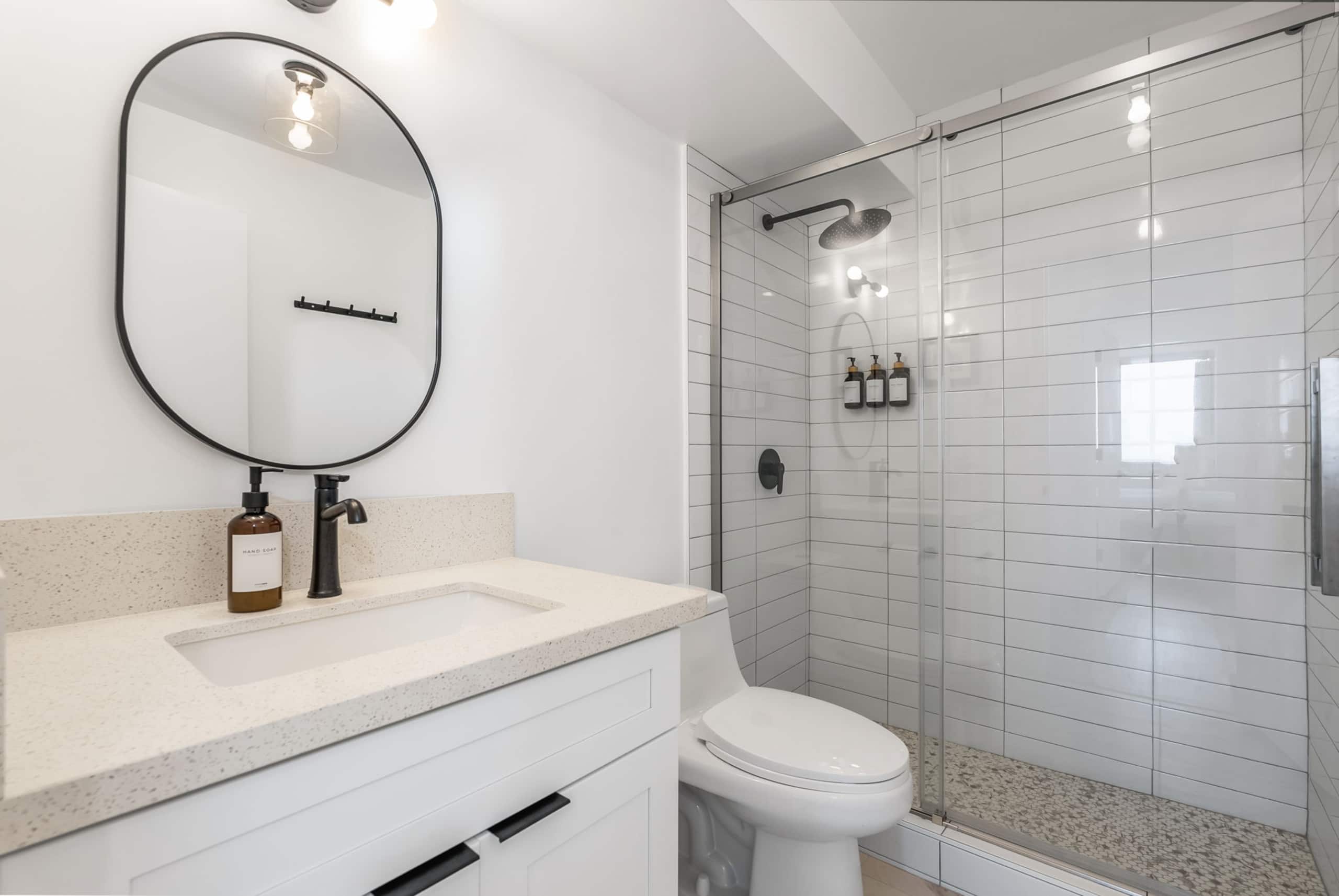 *Remodeled Oceanfront in Waikiki - Ilikai Marina - Image 20