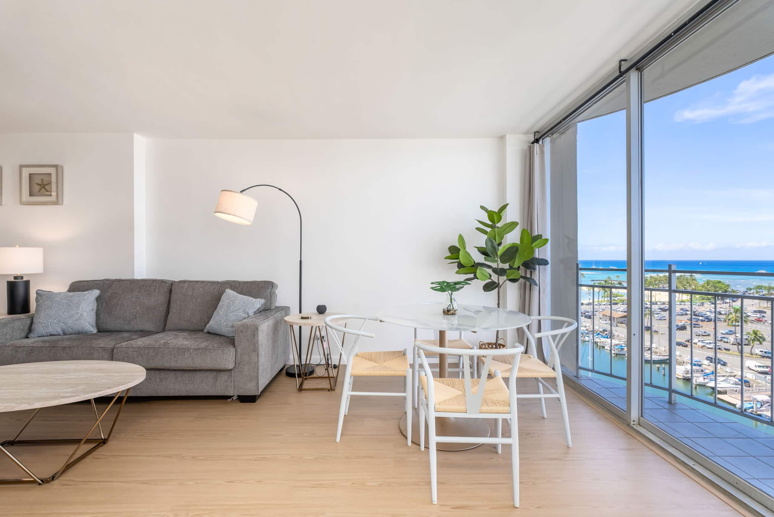 *Remodeled Oceanfront in Waikiki - Ilikai Marina - Image 2