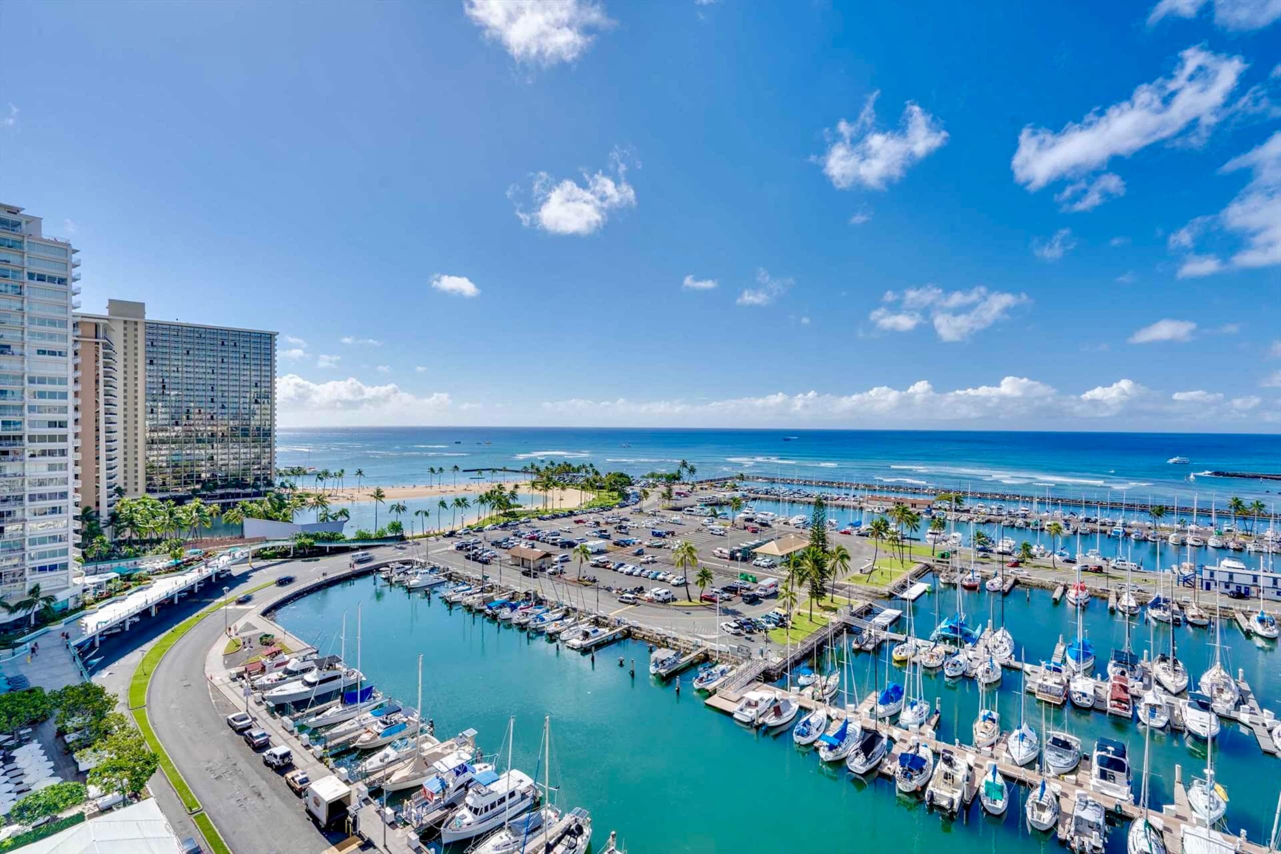 *Remodeled Oceanfront in Waikiki - Ilikai Marina - Image 22