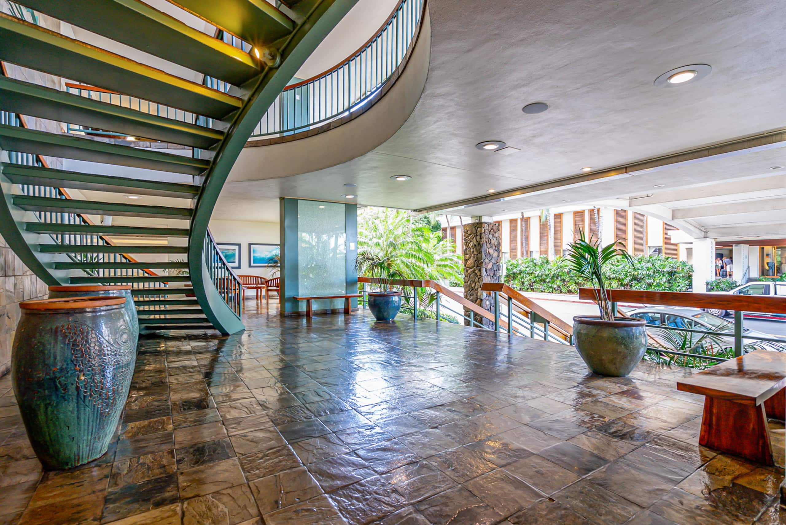 *Remodeled Oceanfront in Waikiki - Ilikai Marina - Image 33
