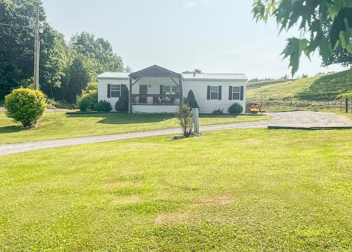 to the Bunkhouse! Houses for Rent in Jeffersonville, Kentucky