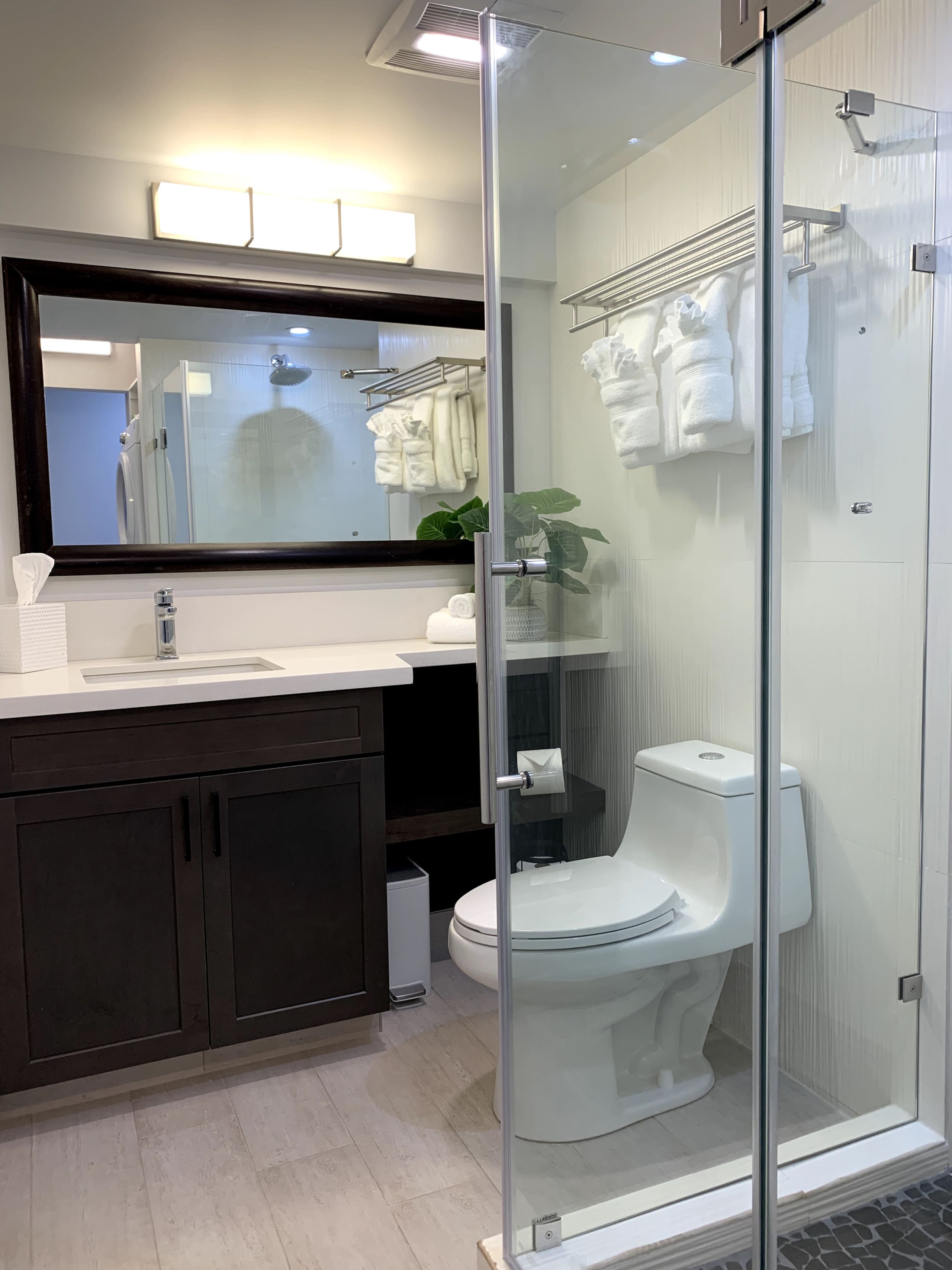 Modern Maui Getaway - Image 11
