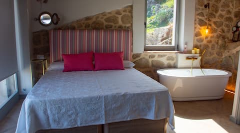 Propiedad de Airbnb exitosa: El Escondite del Agua, Rural Luxury next to the Castle en Extremadura