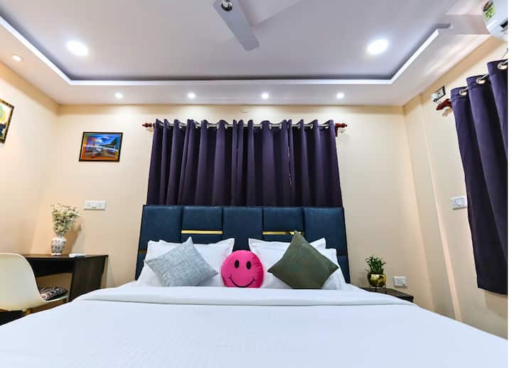 Კონდიცირებული საძინებელი სამუშაო სადგურით