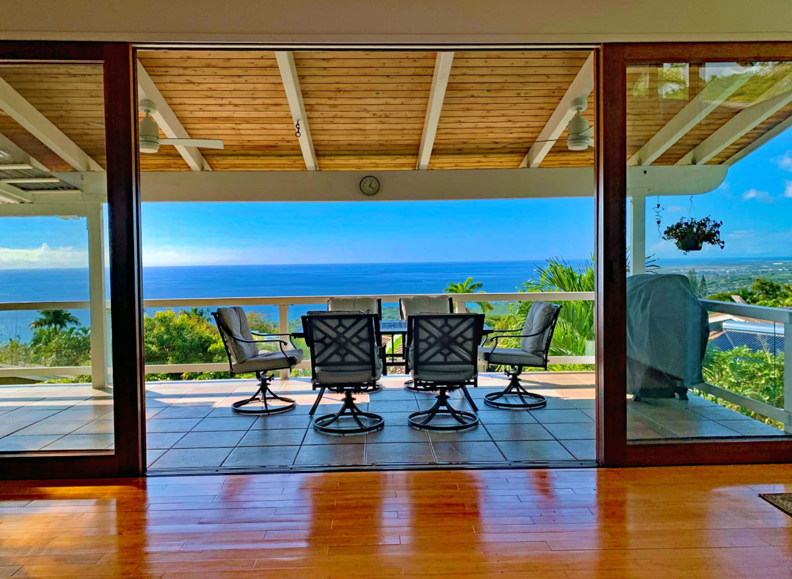 Home in Kailua-Kona · ★4.84 · 2 bedrooms · 5 beds · 2 baths - Image 14