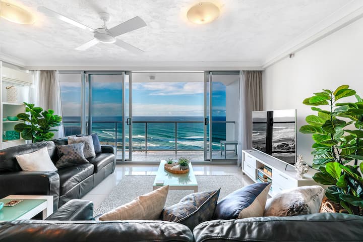 Ocean Views On Esplanade - Gold Coast