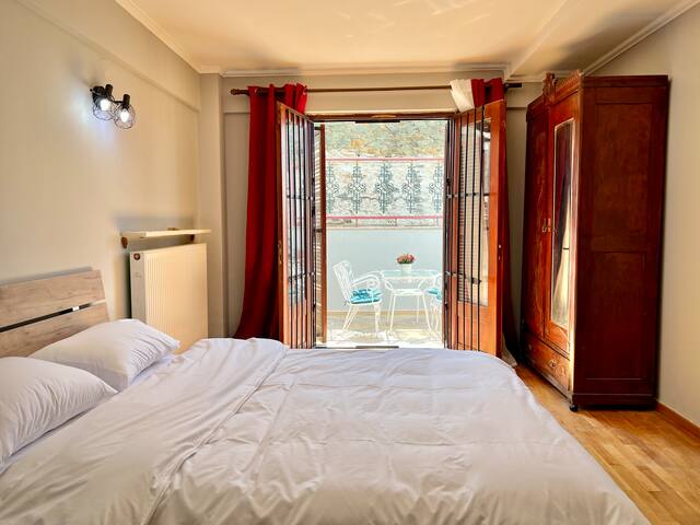 C.1 Elia Old_Town gallery image 3