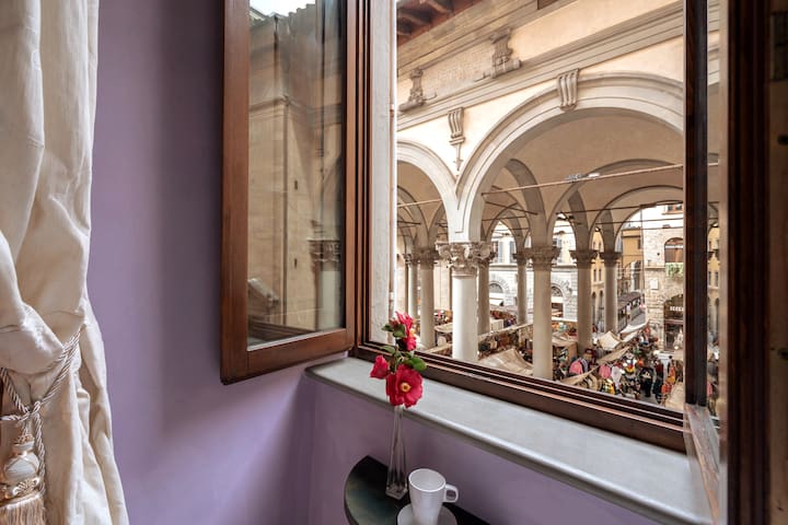 [Calimala House] Historic Market Square View