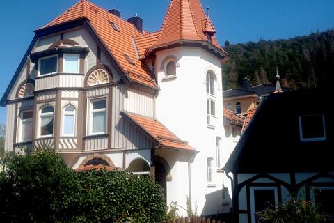 Spacious, centrally located penthouse apartment