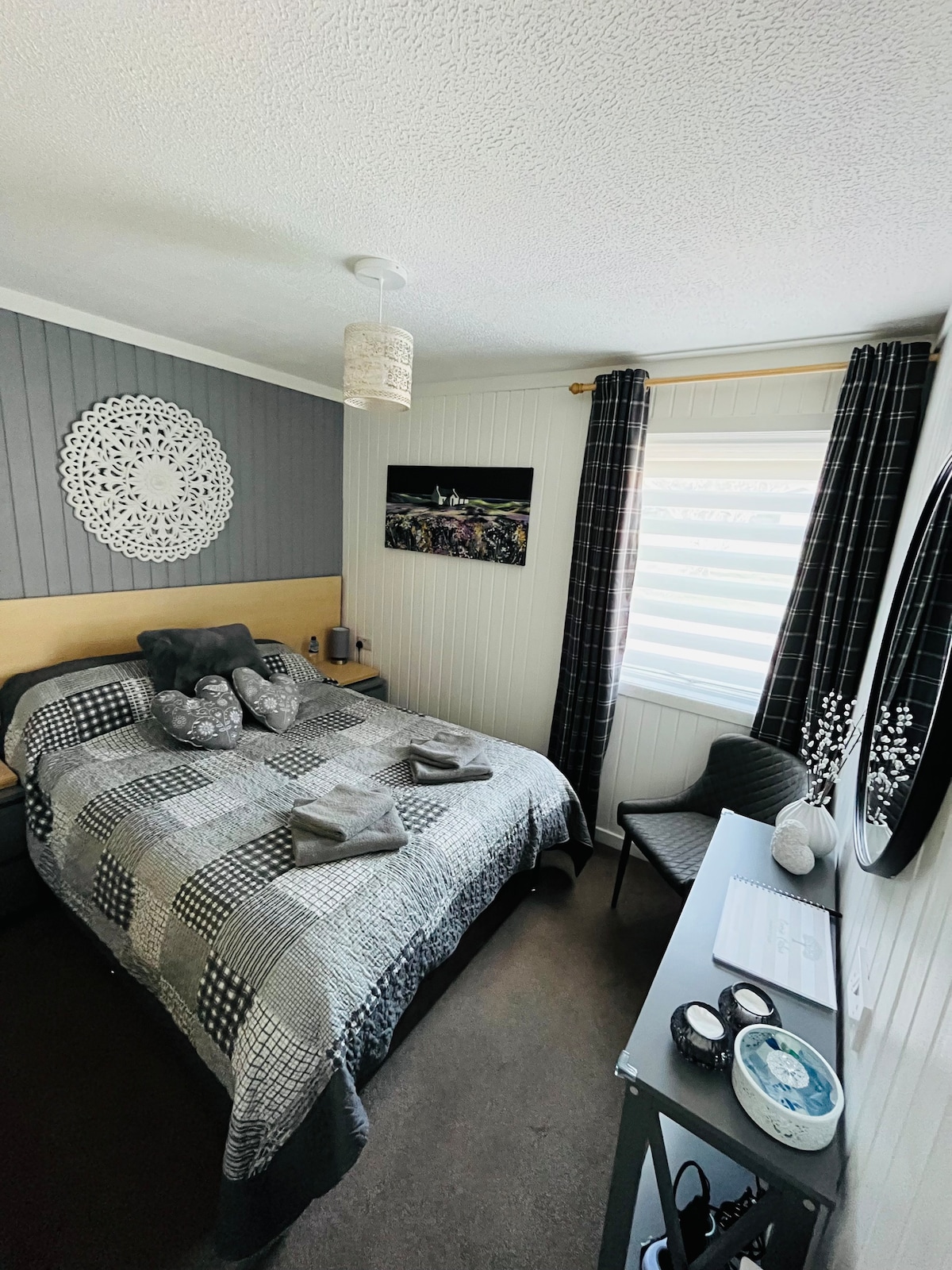 CAMERA MATRIMONIALE SPAZIOSA E CONFORTEVOLE, CON CAMERA PER CULLA SE NECESSARIO 