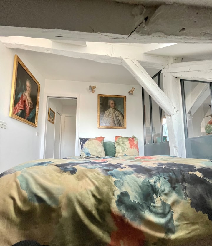 ¡El dormitorio de retratos de la era de la luz en el pied à terre de Gentry!