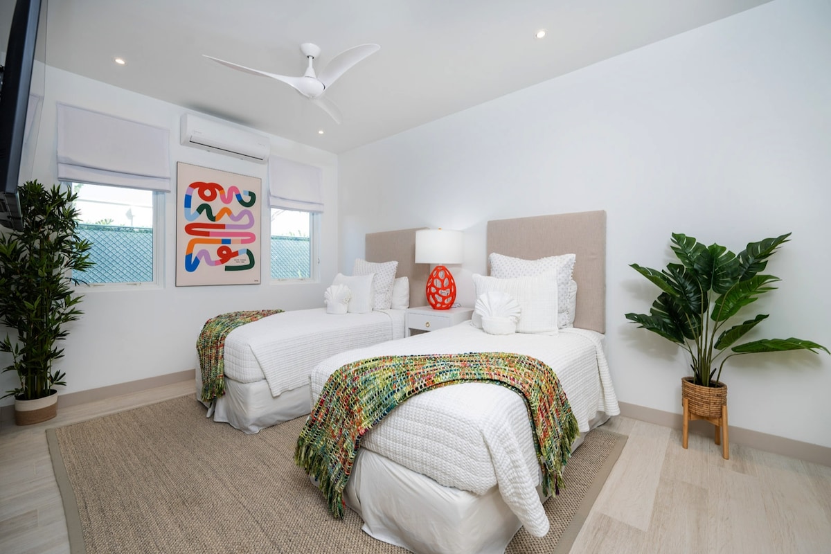  Spavaća soba  2 - bračni kreveti mogu se spojiti na zahtjev