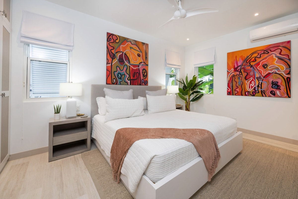 Spavaća soba 1 - bračni krevet (širine 180 - 200 cm) sa zasebnom kupaonicom