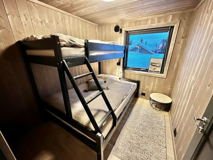 Bedroom 2:

Double bed below 140 cm and 90 cm above. Good place for 3 people.