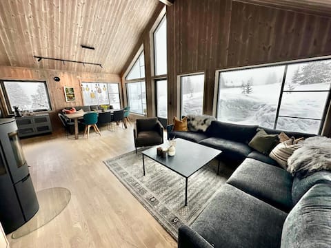 Cabin for 9.5t from Oslo. Ski in-0ut. Akebakker