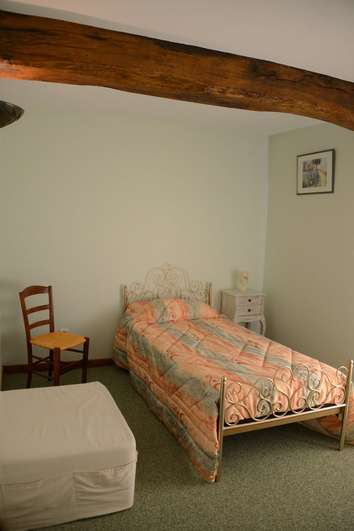 غرفة النوم 2