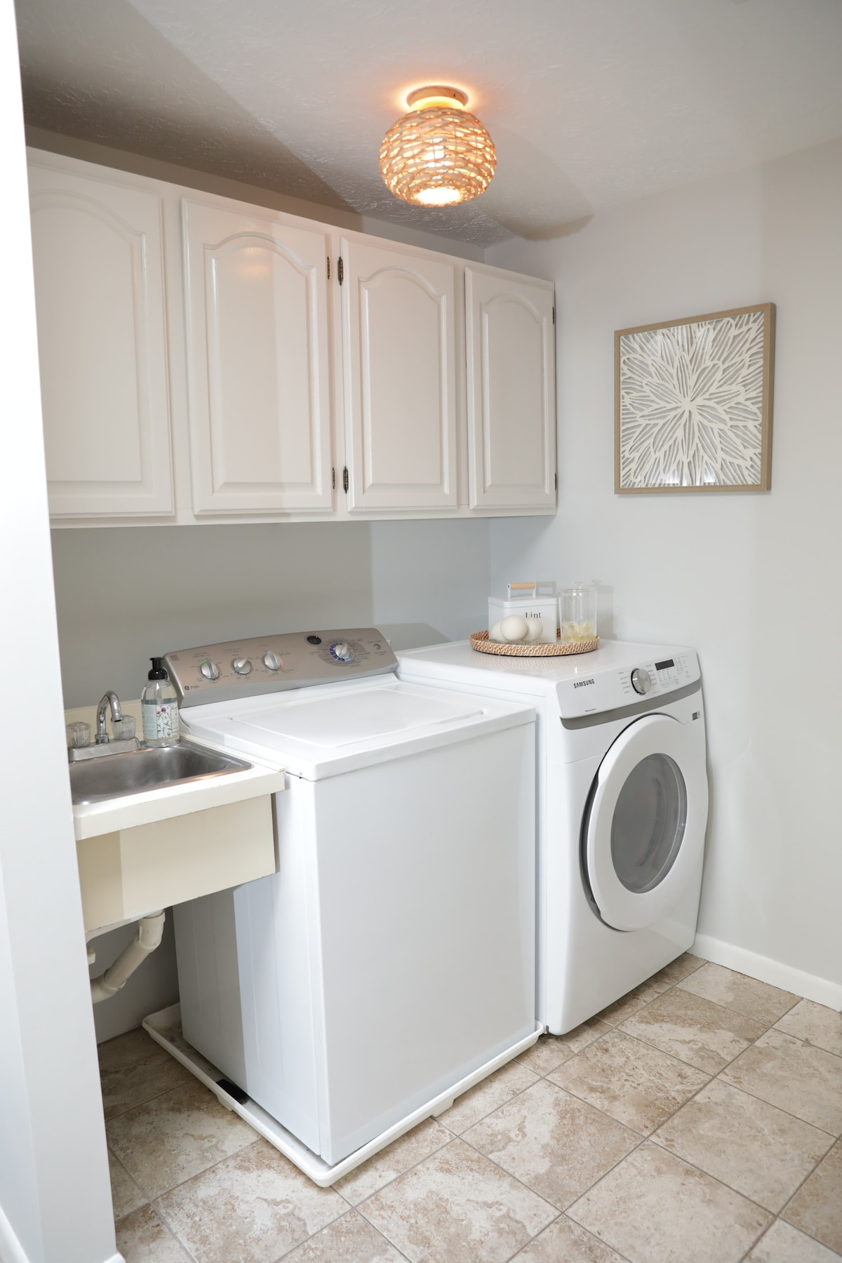 Laundry area image 2
