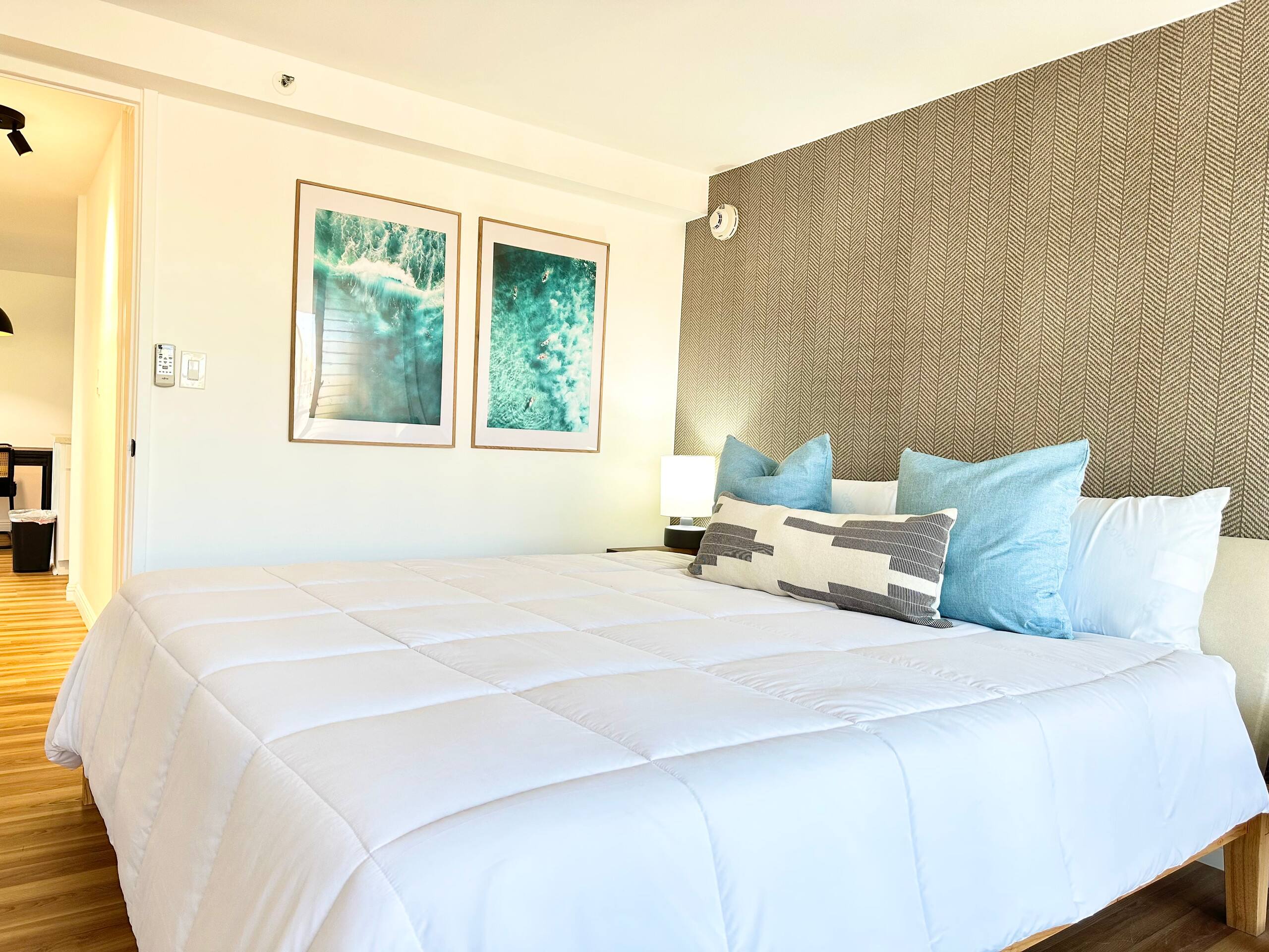 Oceanview Modern Gem: Central Waikiki Airbnb - Image 19