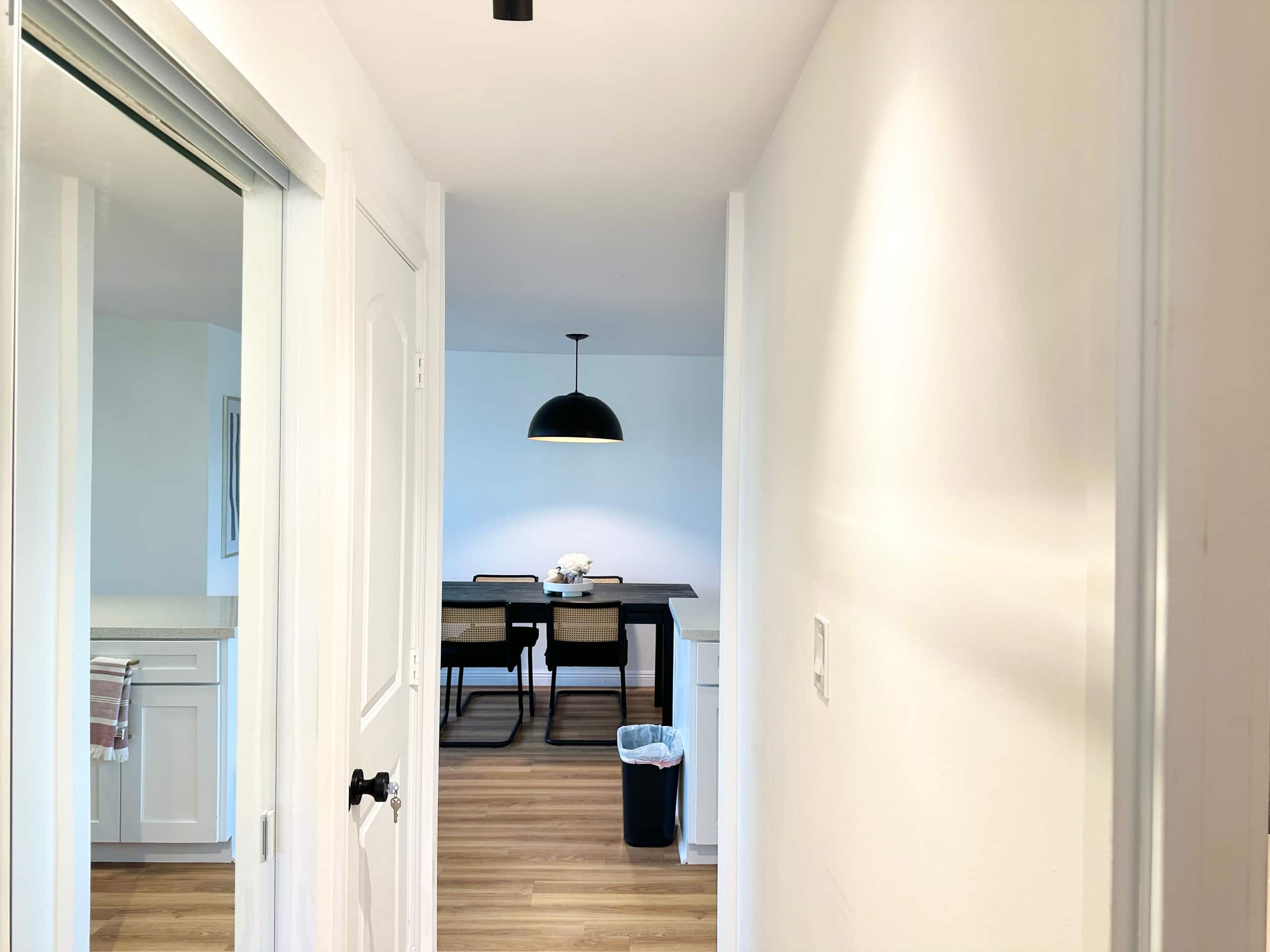 Oceanview Modern Gem: Central Waikiki Airbnb - Image 8