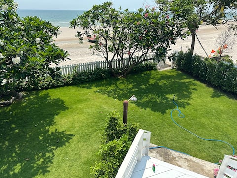 Huahin Beach House Right on the Beach