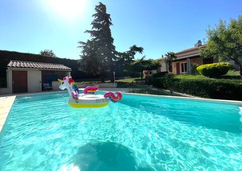 Villa with a pool and sumptuous view