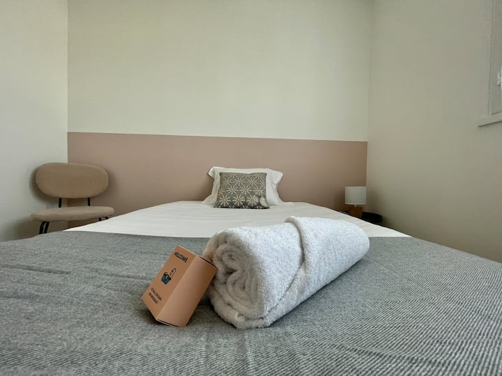 Dhoma e gjumit 3 - Pusho në një dhomë të ngrohtë dhe të rehatshme 