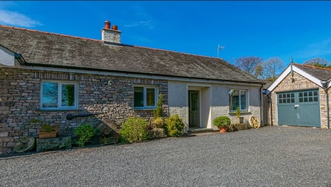 Two Acres- Spacious, delightful, pet free bungalow