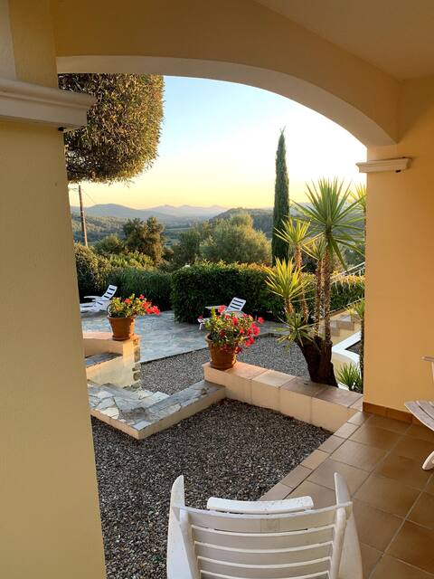 Pierrefeu - Villa very nice view