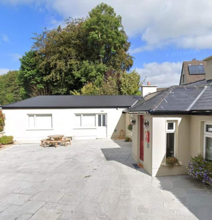 Exclusive studio apartment on the Quay Condominiums for Rent in