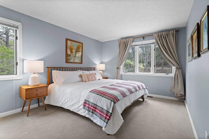 Მეორე სართული - საწოლი დიდი ხნით